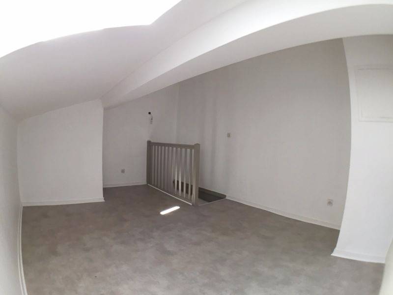 Montée d'escalier après